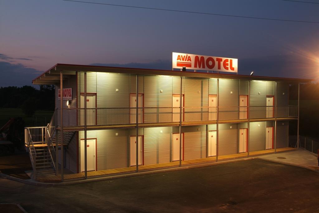 Fairsleep Avia Motel Gmuend Exterior photo